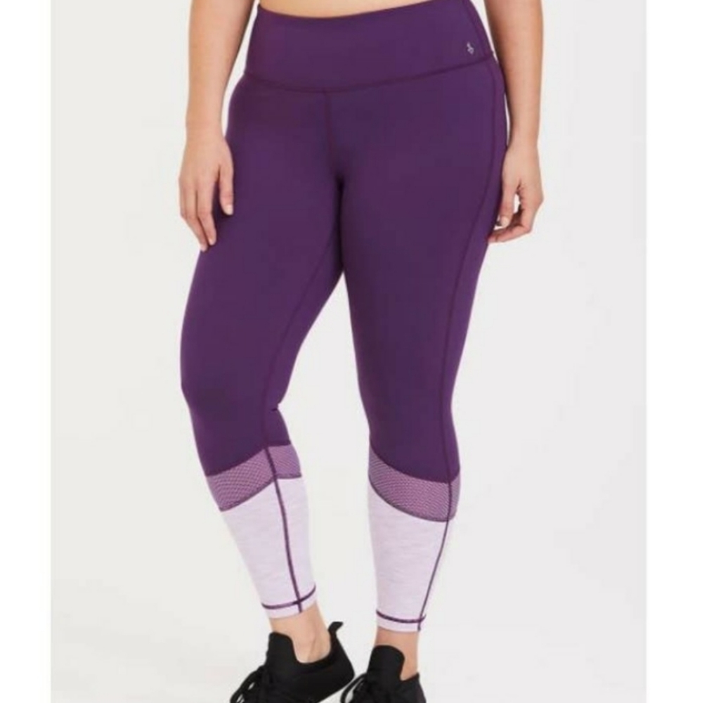 Torrid Active high waisted moisture wicking ankle leggings